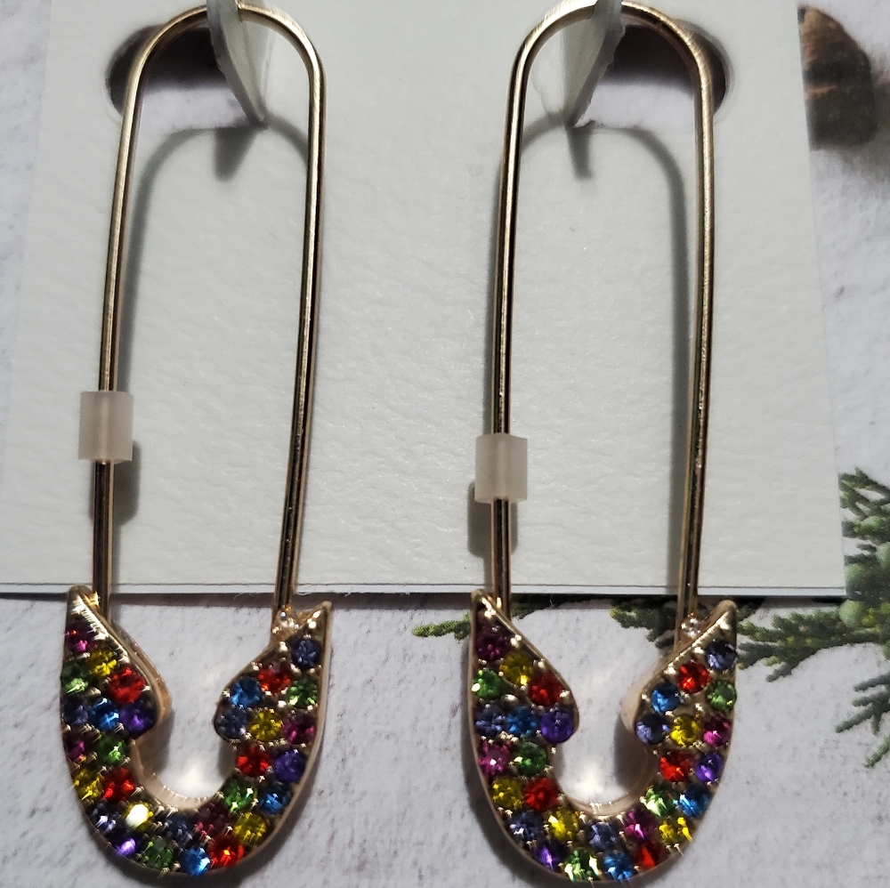 Jessica Simpson Safety Pin Earring - Picture 4 of 4